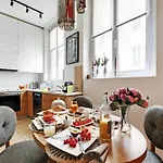 Luxury Paris, Paisible, 2 Chambres, Toute Commodites