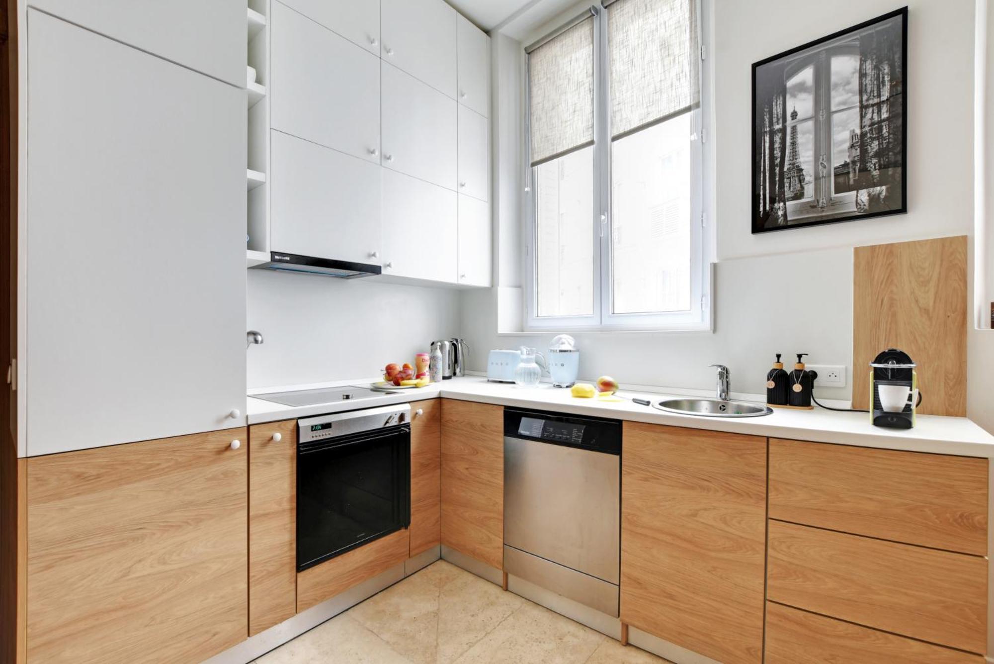 Luxury Paris, Paisible, 2 Chambres, Toute Commodites *